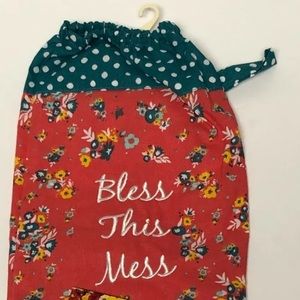 NWT Pioneer Woman Reusable bag holder